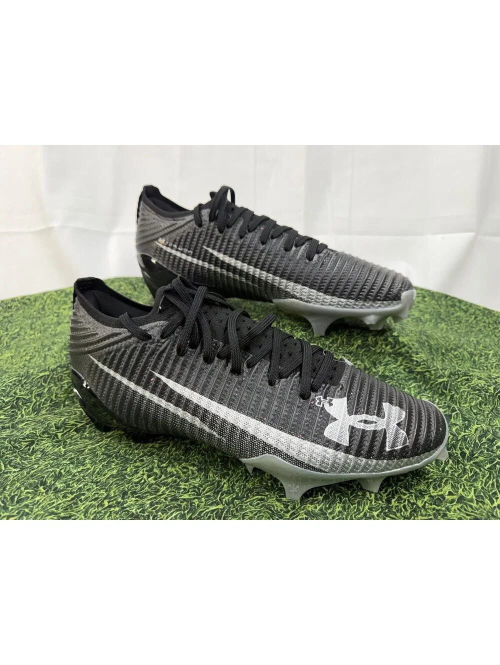 New elite football Under Armour Blur Pro Cleats Black/Silver Size 10.5